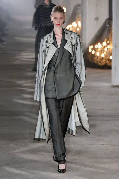 Look 13
